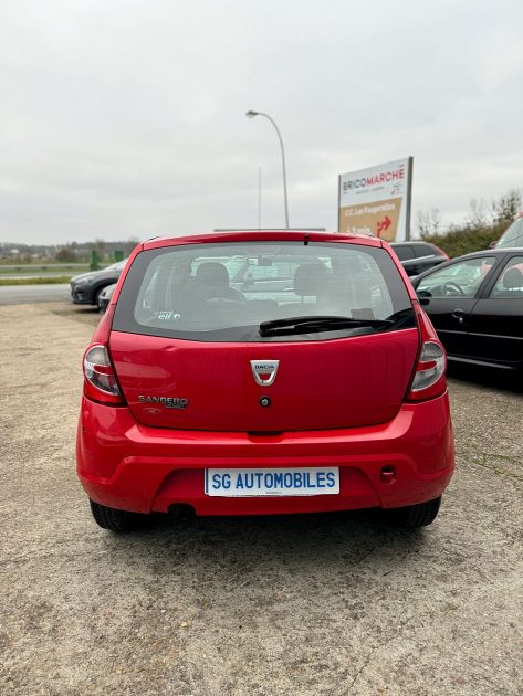 DACIA SANDERO 2010