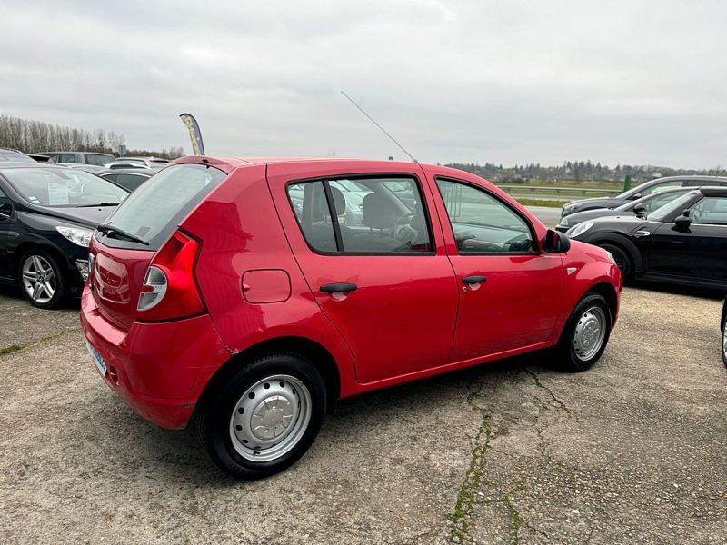 DACIA SANDERO 2010