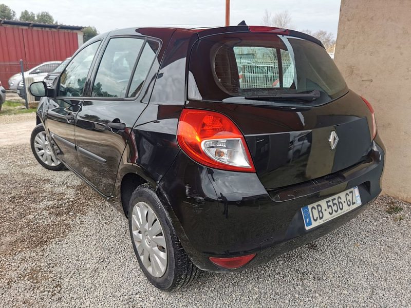 RENAULT CLIO III AUTHENTIQUE 1,5DCI 75CH2012