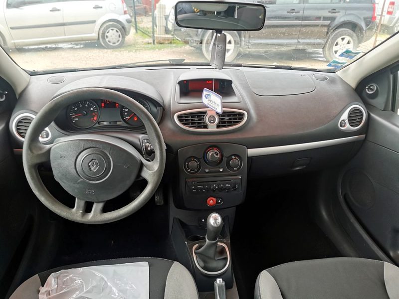 RENAULT CLIO III AUTHENTIQUE 1,5DCI 75CH2012