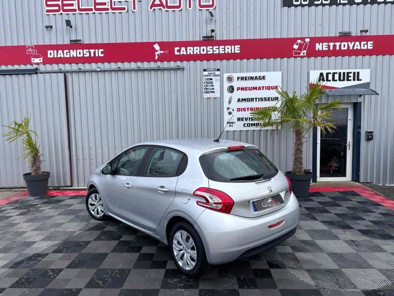 PEUGEOT 208 1.4 HDI 68 CV 4 CV CT.OK GARANTIE 12 MOIS IDÉAL JEUNE PERMIS 