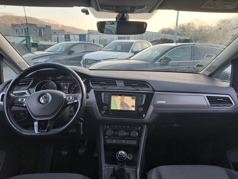 VOLKSWAGEN TOURAN 2016