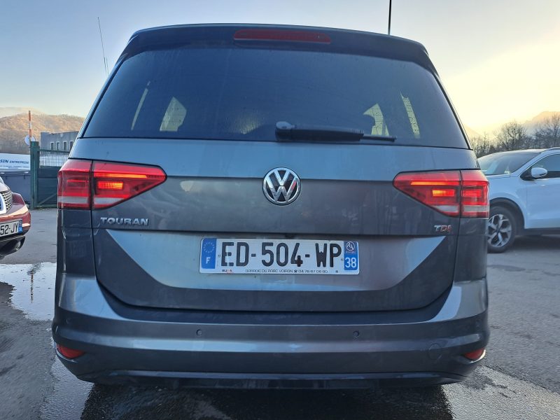 VOLKSWAGEN TOURAN 2016