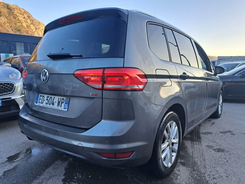 VOLKSWAGEN TOURAN 2016