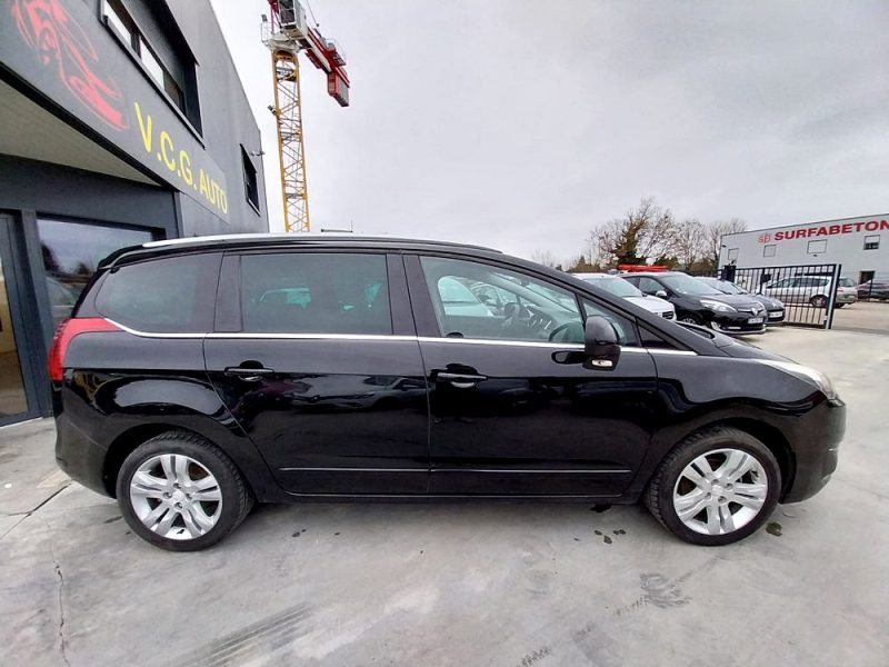 PEUGEOT 5008 1.6 HDi 115 Allure 7 places