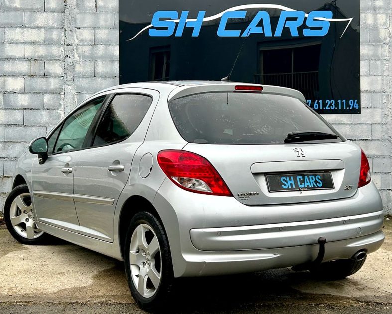 PEUGEOT 207 2010