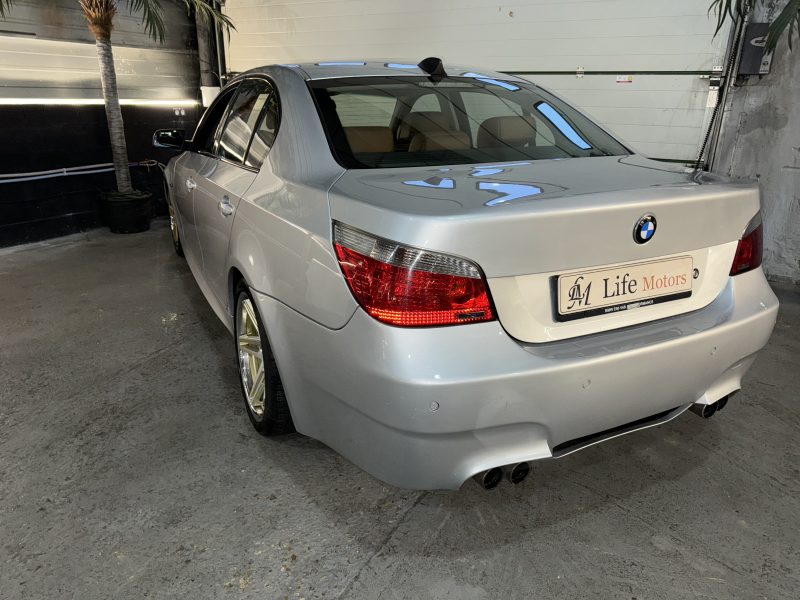 BMW Série 5 (E60) 545i 4.4 i V8 333cv BVA garantie 12mois inclus