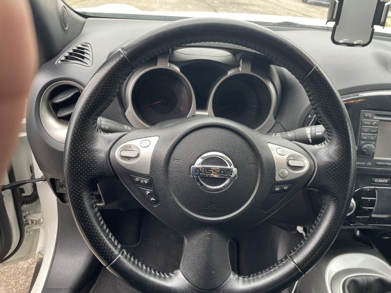 NISSAN JUKE 2011