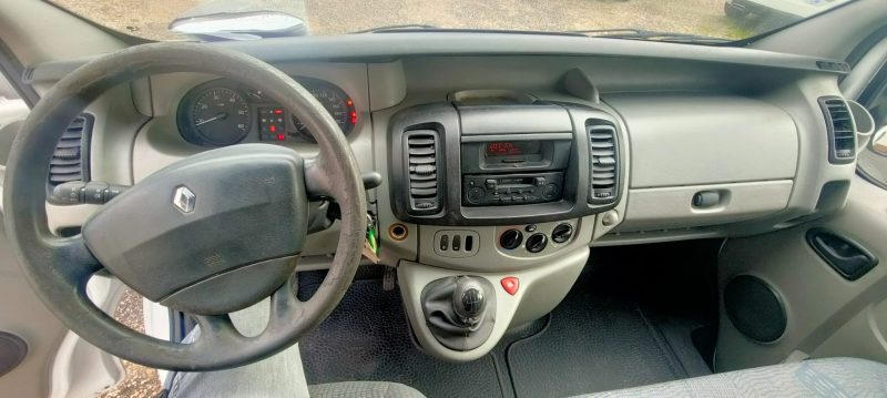 RENAULT TRAFIC II Camionnette 2004