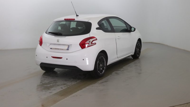 PEUGEOT 208 I 2013