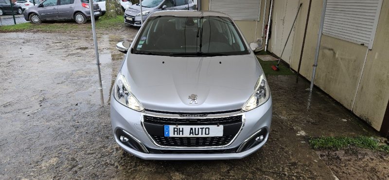 PEUGEOT 208 ALLURE/BOITE AUTOMATIQUE 