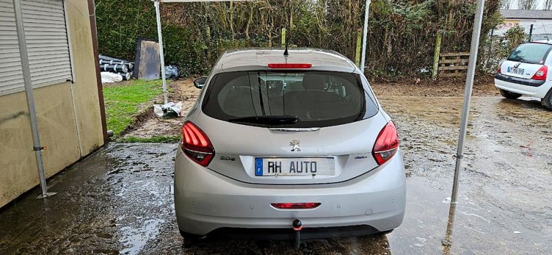 PEUGEOT 208 ALLURE/BOITE AUTOMATIQUE 