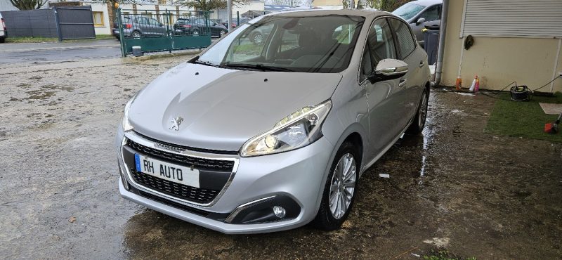 PEUGEOT 208 ALLURE/BOITE AUTOMATIQUE 