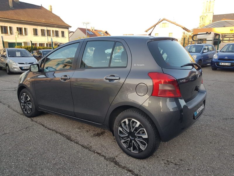 TOYOTA  YARIS II 1.3 VVT-i 87CV SOL BVA