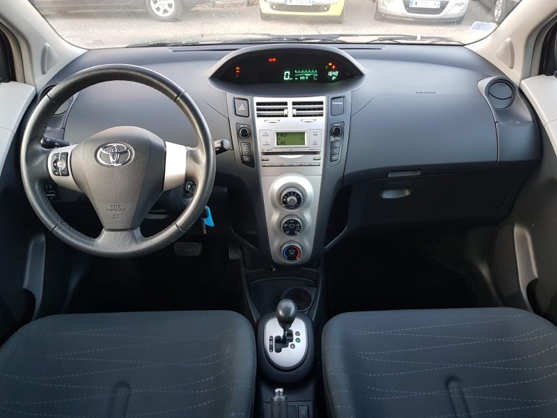 TOYOTA  YARIS II 1.3 VVT-i 87CV SOL BVA