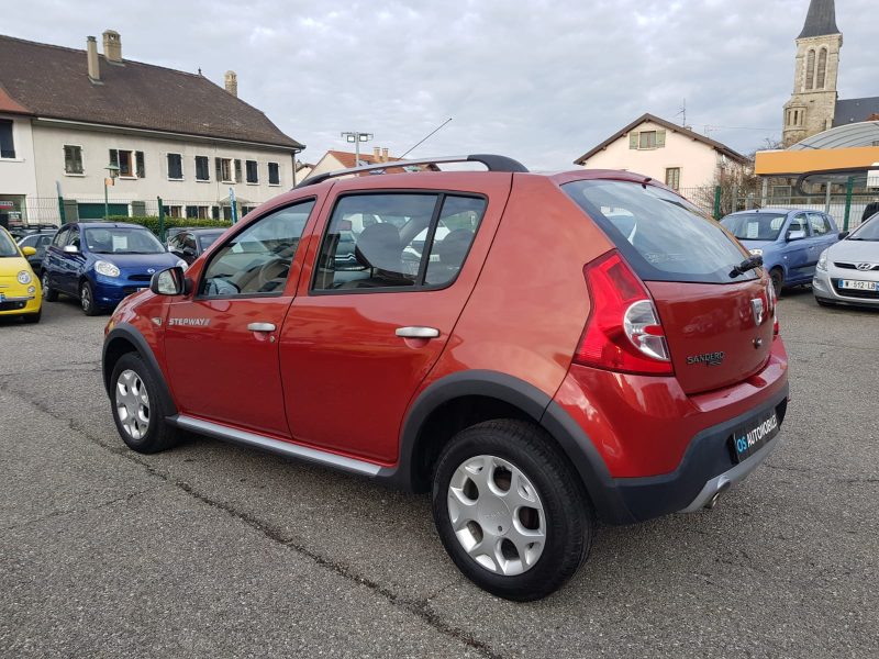 DACIA SANDERO STEPWAY 1.6MPi 88CV LAUREATE