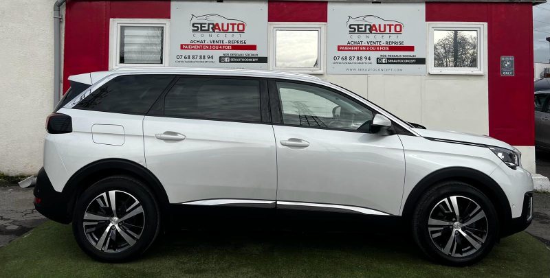 PEUGEOT 5008 II 2017