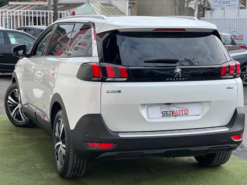 PEUGEOT 5008 II 2017