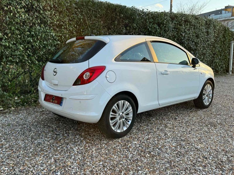 OPEL CORSA D 2012 1.4 100cv