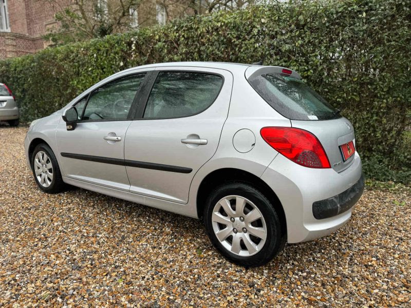 PEUGEOT 207 2008 1.4 73cv