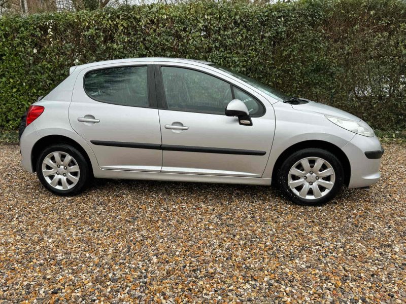 PEUGEOT 207 2008 1.4 73cv