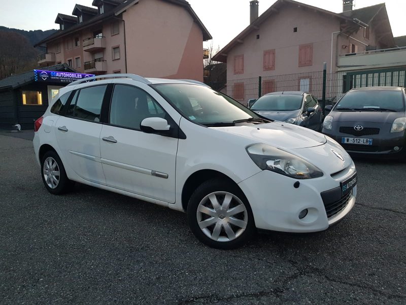 RENAULT CLIO III ESTATE 1.2TCe 100CV INITIALE 