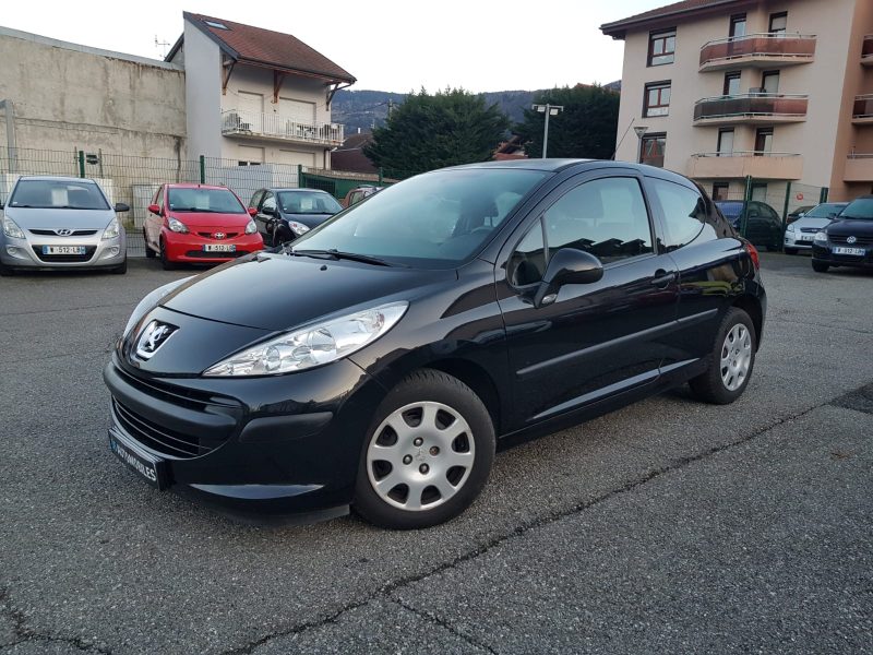 PEUGEOT 207 1.4i 75CV TRENDY