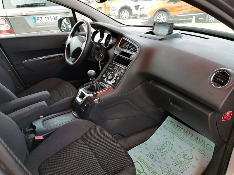 PEUGEOT 5008 1,6HDI 112CH PRENIUM 