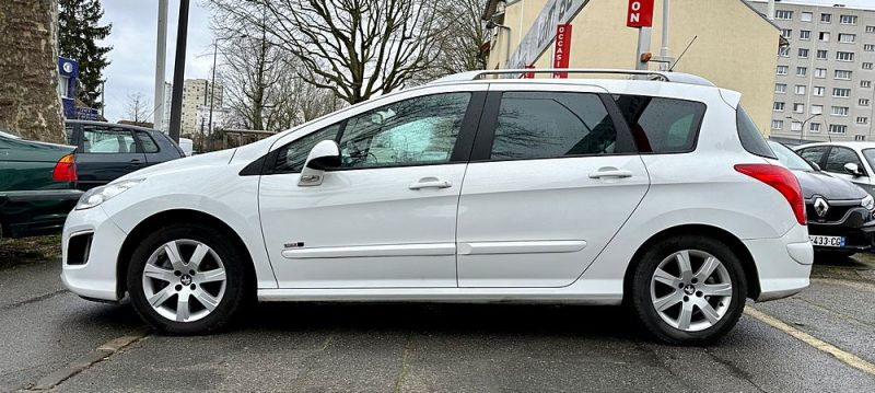 PEUGEOT 308 2013