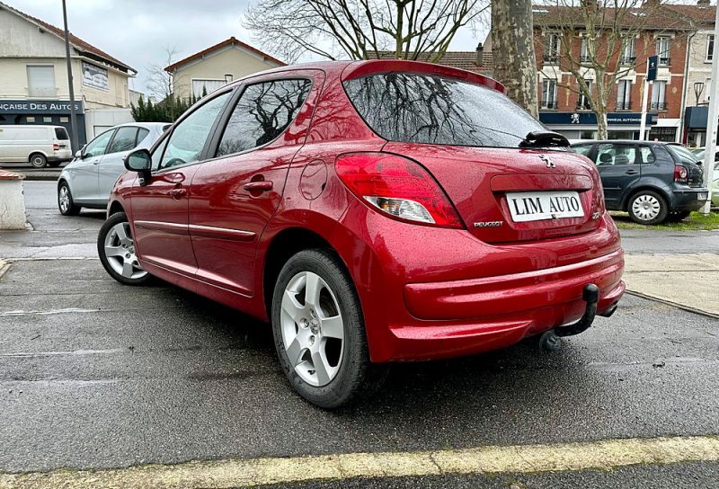 PEUGEOT 207 2010