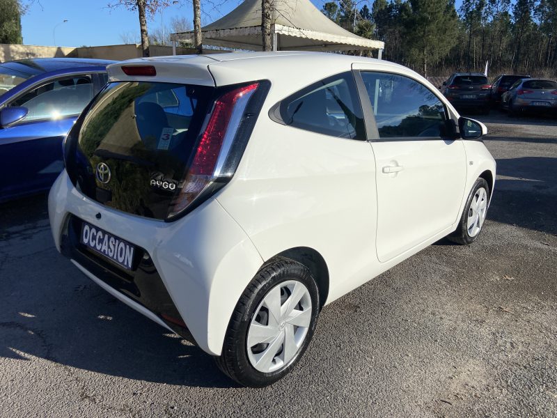 TOYOTA AYGO 1.0 VVTI XSHIFT XPLAY 69CV