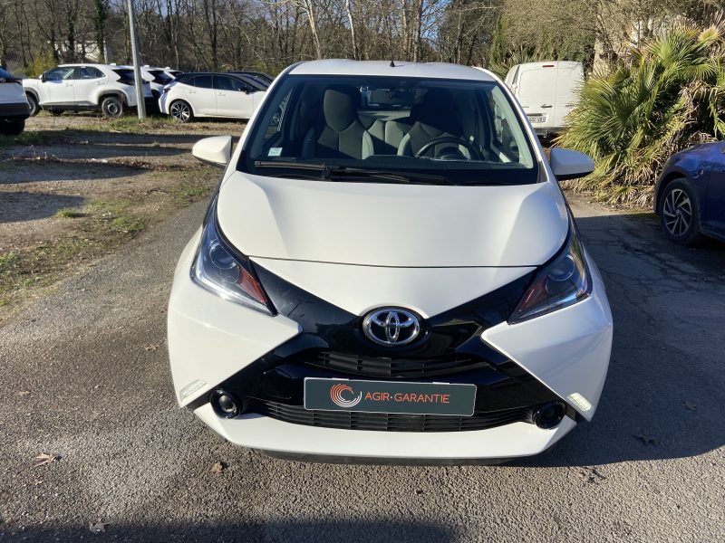 TOYOTA AYGO 1.0 VVTI XSHIFT XPLAY 69CV