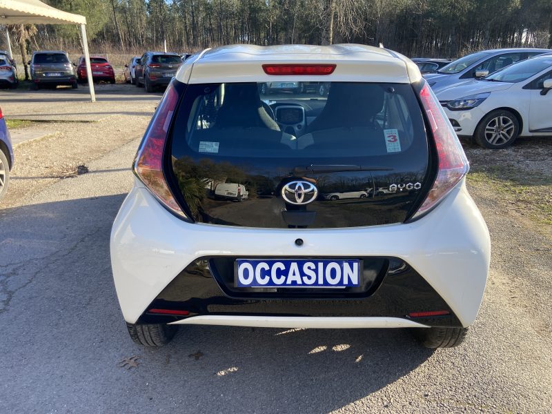 TOYOTA AYGO 1.0 VVTI XSHIFT XPLAY 69CV