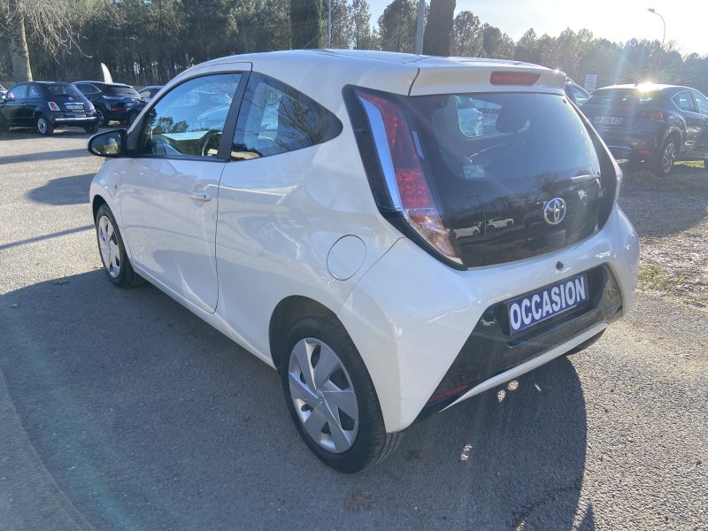 TOYOTA AYGO 1.0 VVTI XSHIFT XPLAY 69CV