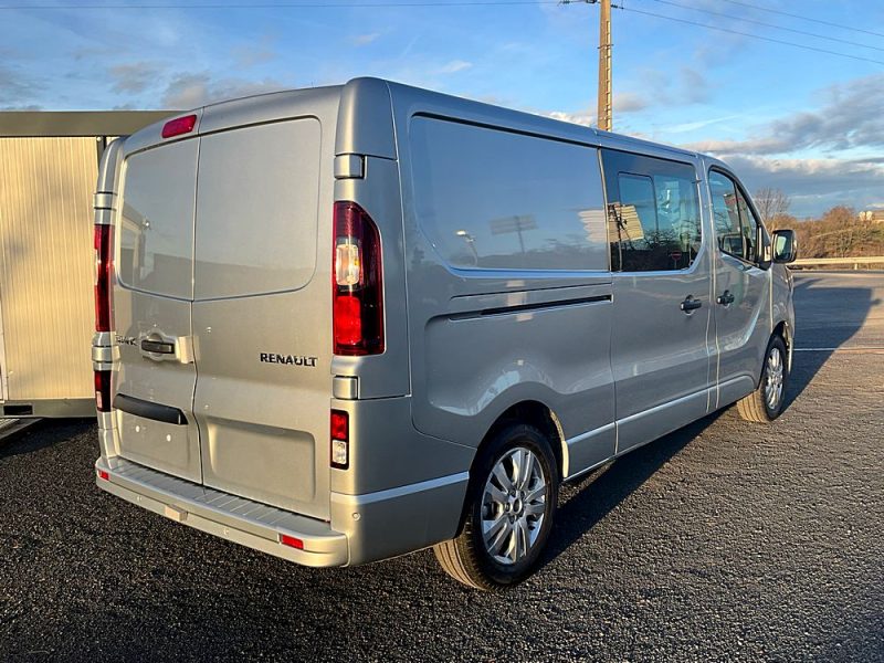 RENAULT TRAFIC CABINE APPROFONDIE 2024