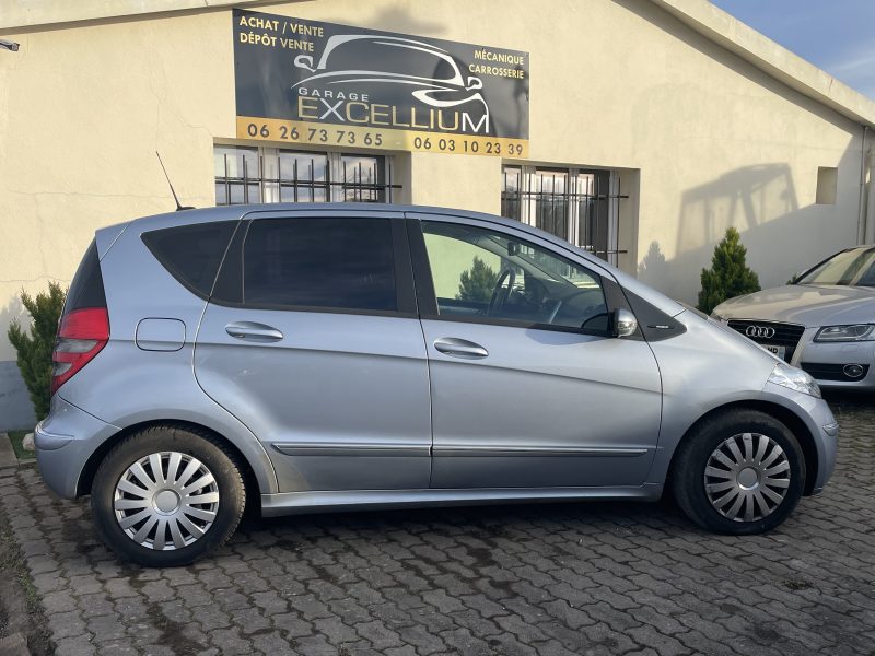 MERCEDES BENZ A 180 CDI BLEU CIELE 