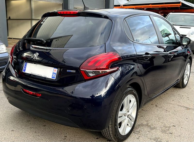 PEUGEOT 208 PHASE 2 STYLE 1.2 82 Cv GPS APPLE & ANDROID REGULATEUR 5 Pts CRIT AIR 1 - GARANTIE 1 AN