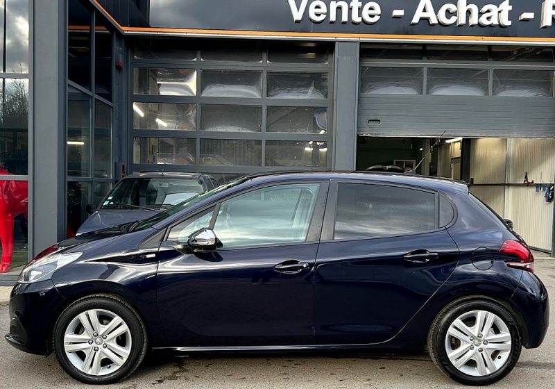 PEUGEOT 208 PHASE 2 STYLE 1.2 82 Cv GPS APPLE & ANDROID REGULATEUR 5 Pts CRIT AIR 1 - GARANTIE 1 AN