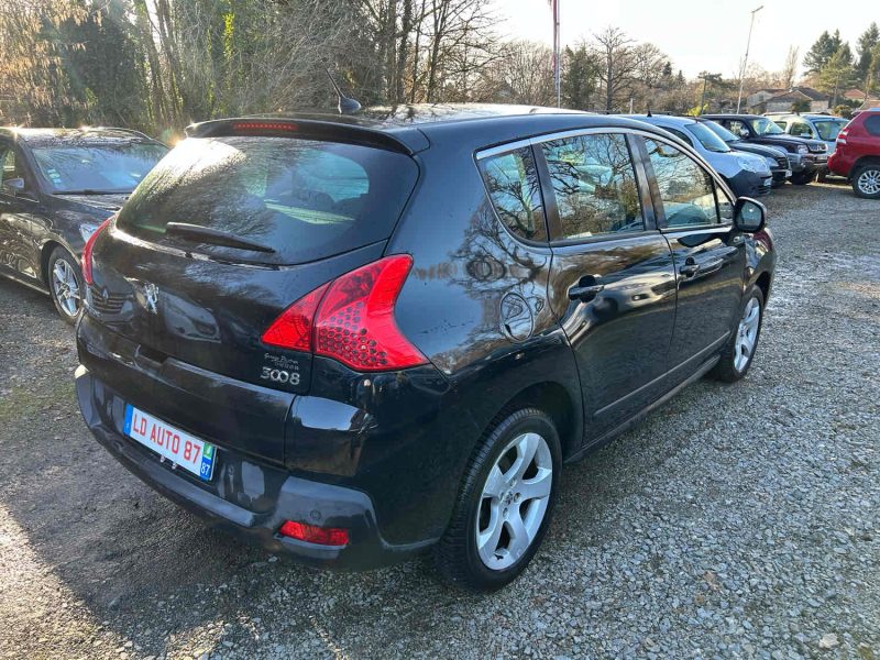 PEUGEOT 3008 2011