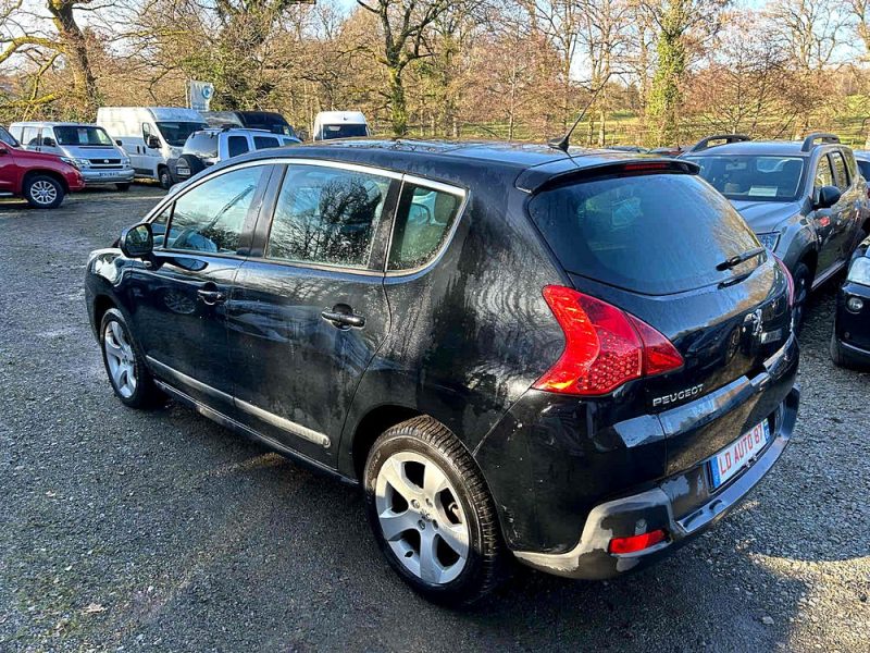 PEUGEOT 3008 2011