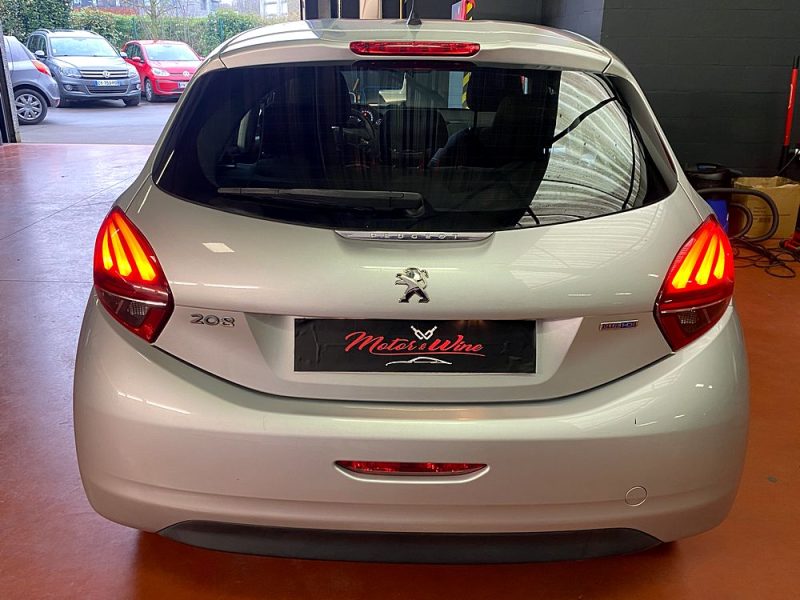 PEUGEOT 208 2016