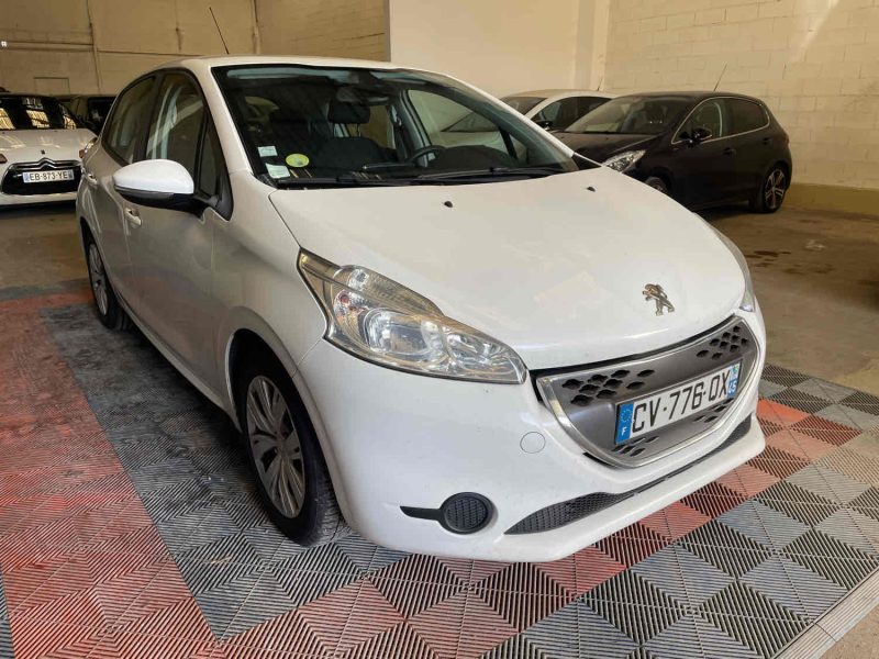 PEUGEOT 208 2013