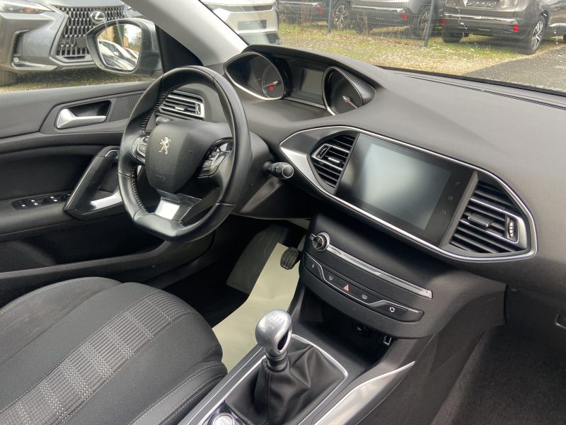 PEUGEOT 308 II 1.5 BLUEHDI 130 ALLURE