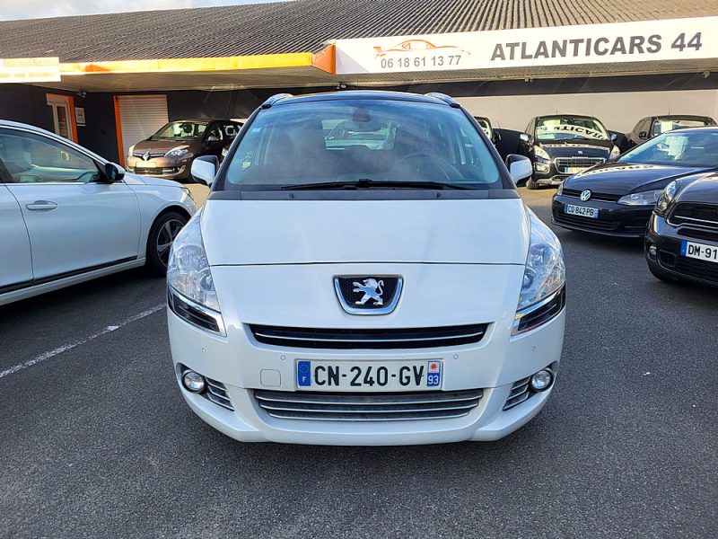 PEUGEOT 5008 2012