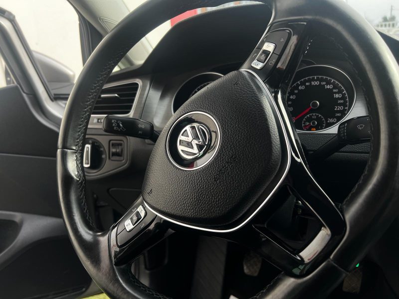 VOLKSWAGEN GOLF VII 2013