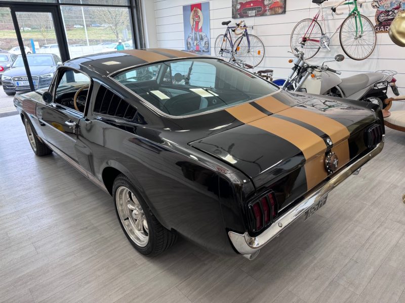 FORD MUSTANG FASTBACK V8 302 CI CLONE 350 HERTZ REPRISE POSSIBLE