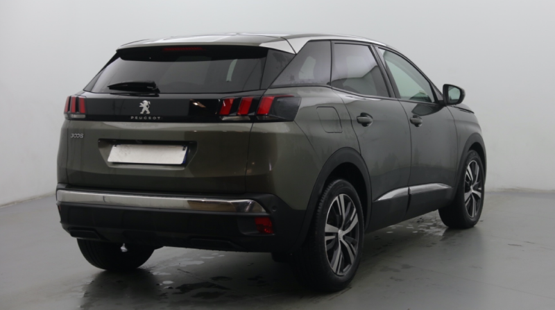 PEUGEOT 3008 SUV EAT8 ALLURE