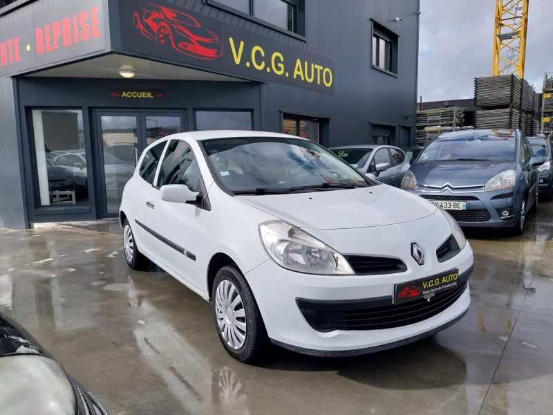 RENAULT CLIO III 1.5 dCi 70 Extreme foncé clim