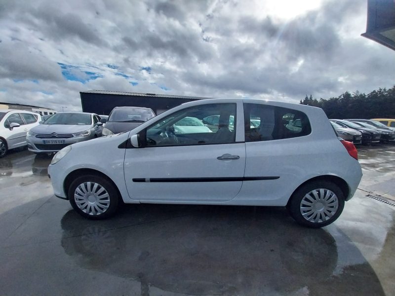 RENAULT CLIO III 1.5 dCi 70 Extreme foncé clim