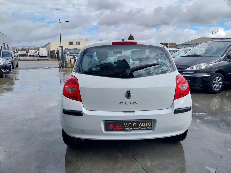 RENAULT CLIO III 1.5 dCi 70 Extreme foncé clim